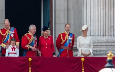 Aristocracy vs Monarchy – What’s the Difference? 